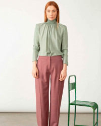 PANTALÓN PLIEGUES OBLICUOS ROSA