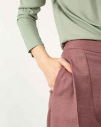 PANTALÓN PLIEGUES OBLICUOS ROSA