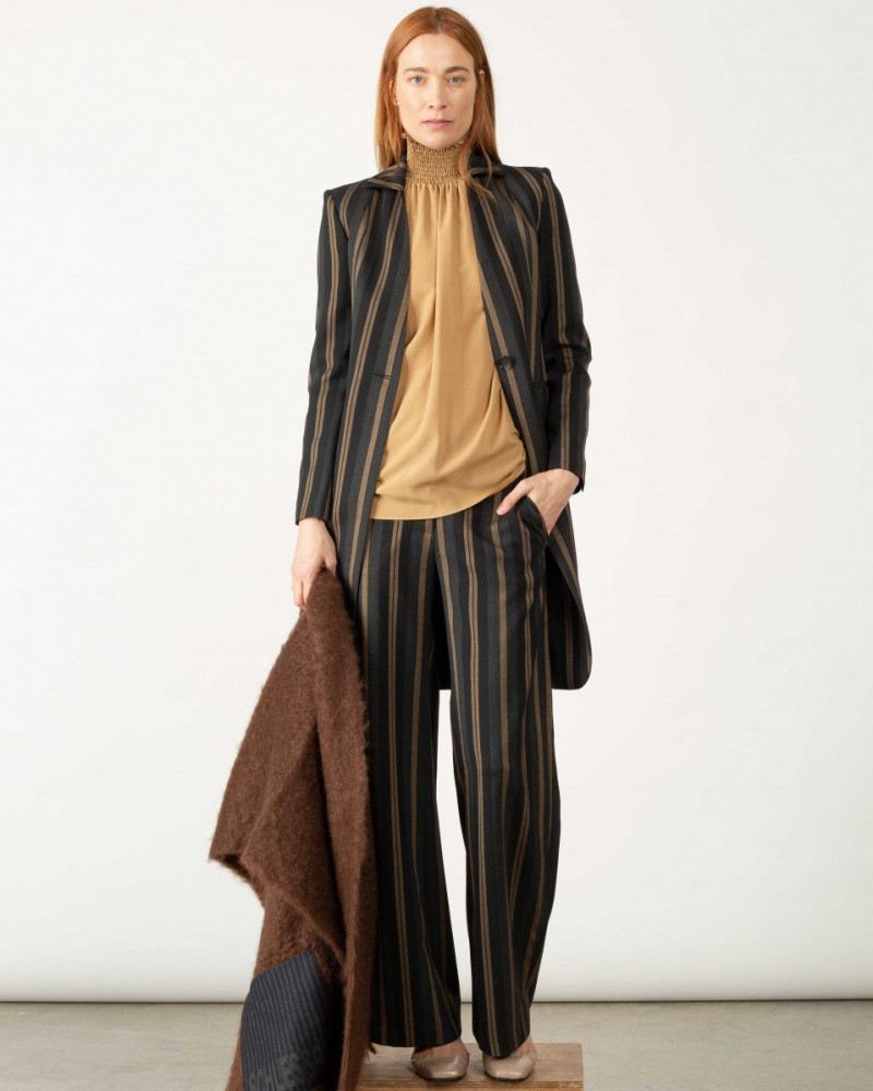 PANTALÓN ESTAMPADO RAYAS